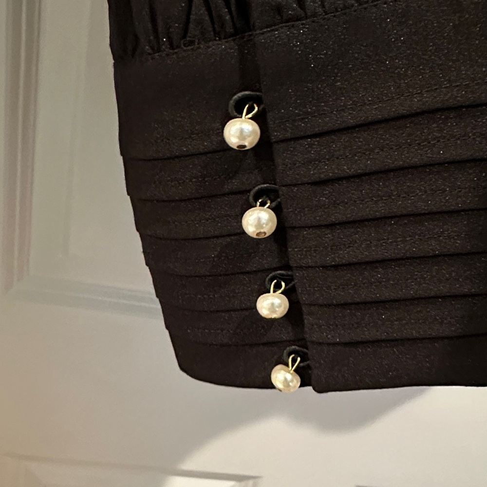 Ann Taylor Elegant Black Blouse with 4 Pearl Buttons on Cuffs - New With Tag - Picture 3 of 5